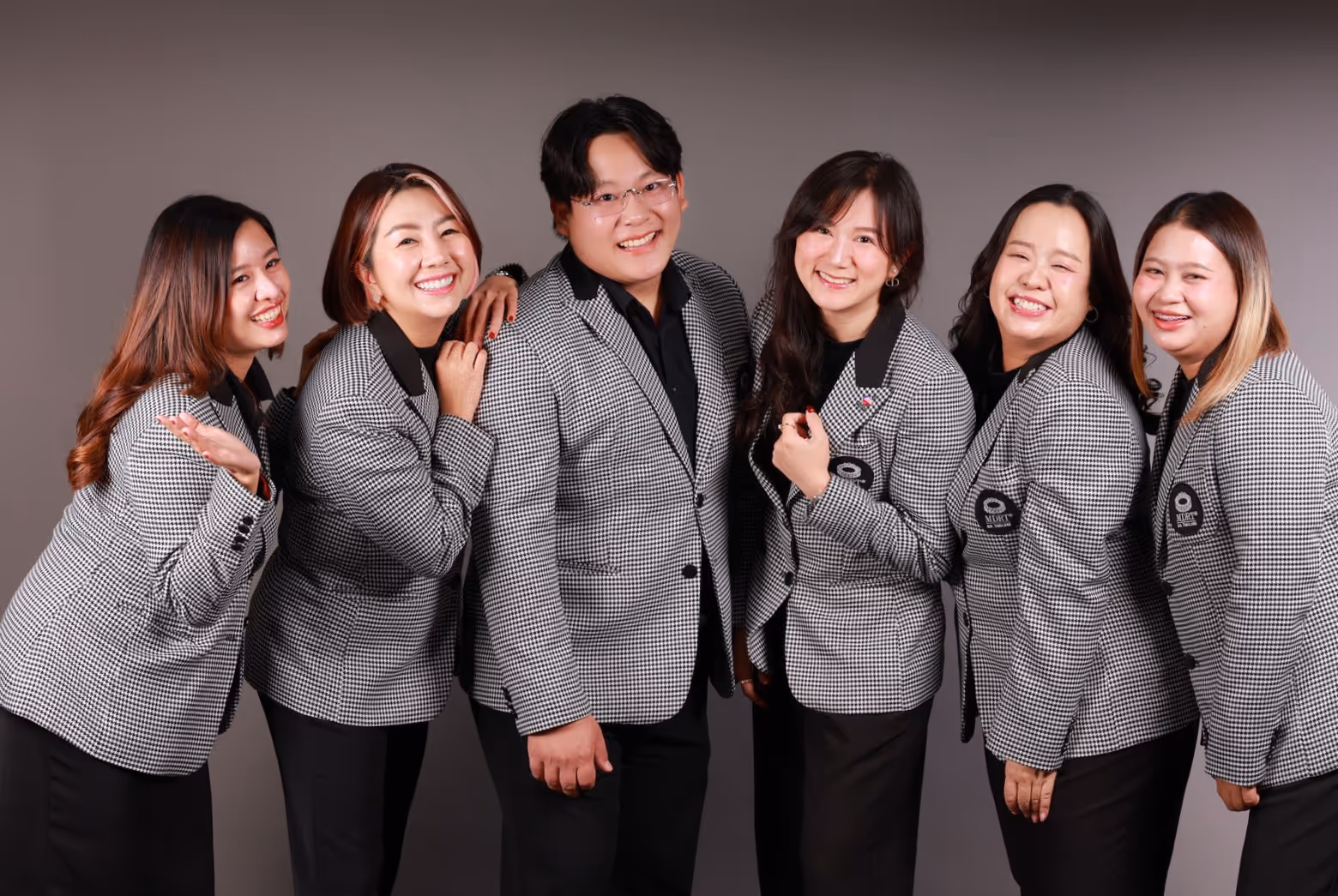 ทีมที่ปรึกษาการเงินและตัวแทนประกันมืออาชีพ | 899 Planner