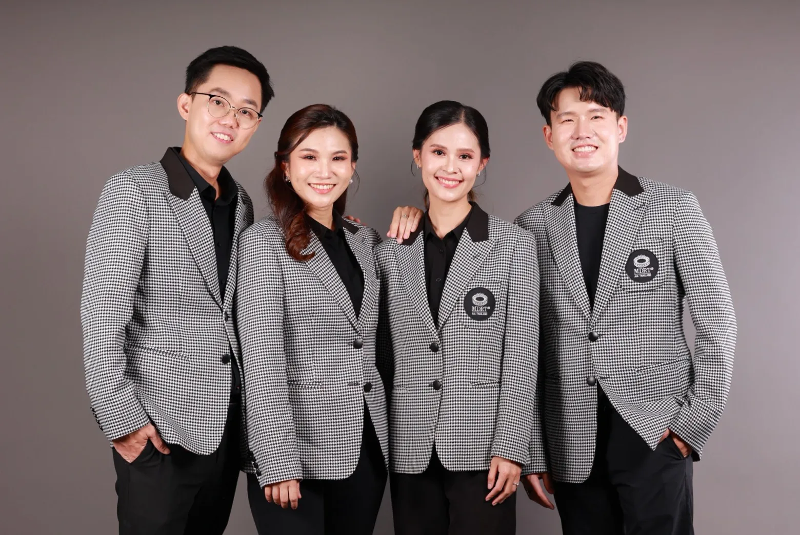 ทีมที่ปรึกษาการเงินและตัวแทนประกันมืออาชีพ | 899 Planner